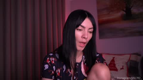 Snapshot of hollylinder_ chatting on December 12, 2024, 2:37 am Holly Linder online show from December 12, 2024, 2:37 am