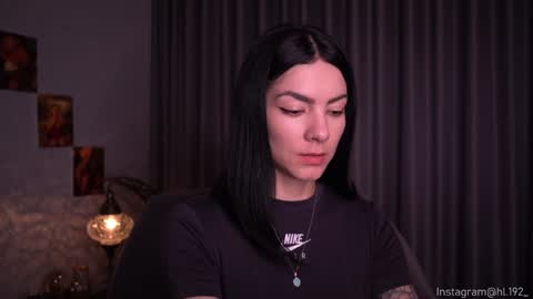 Snapshot of hollylinder_ chatting on December 18, 2024, 1:15 am Holly Linder online show from December 18, 2024, 1:15 am