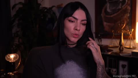 Snapshot of hollylinder_ chatting on February 1, 2025, 7:05 am Holly Linder online show from February 1, 2025, 7:05 am