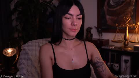 Snapshot of hollylinder_ chatting on February 2, 2025, 5:10 am Holly Linder online show from February 2, 2025, 5:10 am