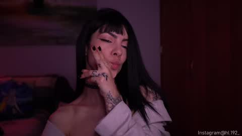 Snapshot of hollylinder_ chatting on February 22, 2025, 5:02 am Holly Linder online show from February 22, 2025, 5:02 am