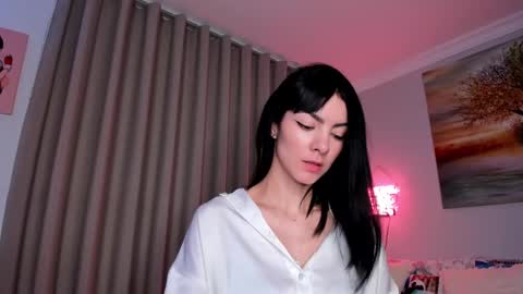 Snapshot of hollylinder_ chatting on February 23, 2025, 2:07 am Holly Linder online show from February 23, 2025, 2:07 am