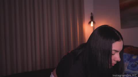 Snapshot of hollylinder_ chatting on September 10, 2025, 2:44 am Holly Linder online show from September 10, 2025, 2:44 am