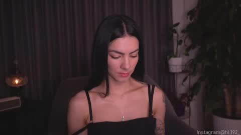 Snapshot of hollylinder_ chatting on September 17, 2025, 1:18 am Holly Linder online show from September 17, 2025, 1:18 am