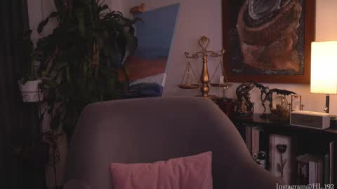 Snapshot of hollylinder_ chatting on September 24, 2025, 2:04 am Holly Linder online show from September 24, 2025, 2:04 am