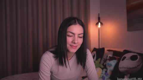 Snapshot of hollylinder_ chatting on October 9, 2025, 2:09 am Holly Linder online show from October 9, 2025, 2:09 am