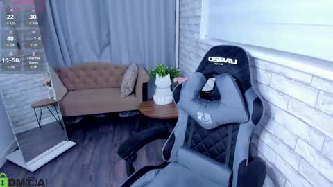 Holly online show from October 19, 2025, 8:26 am