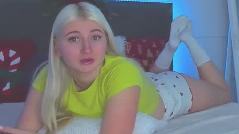 HollyTaillor online show from December 14, 2025, 6:41 am