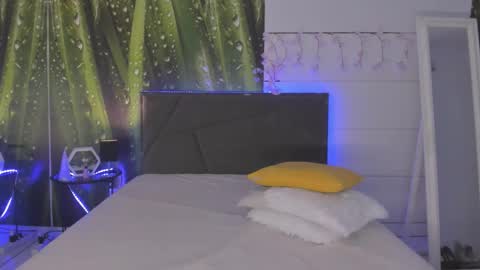 HollyTaillor online show from March 29, 2026, 5:40 am