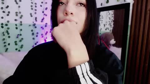 holly online show from December 18, 2024, 5:52 pm