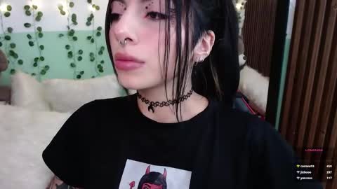 holly online show from January 17, 2025, 1:36 am