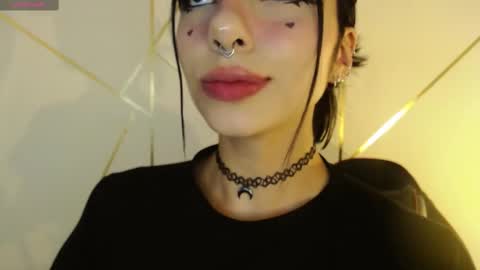 holly online show from February 19, 2025, 10:53 pm