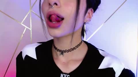 holly online show from March 12, 2025, 4:13 pm