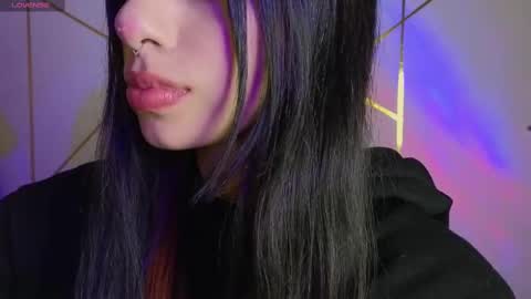 holly online show from October 17, 2025, 11:02 am