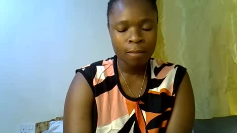 holy_ebony online show from May 28, 2026, 4:37 pm