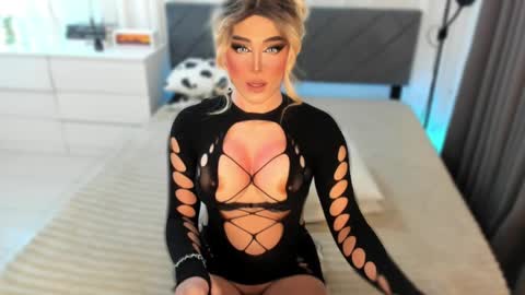 Snapshot of holy_grantqueenx chatting on June 7, 2026, 8:34 pm Miss Gia online show from June 7, 2026, 8:34 pm