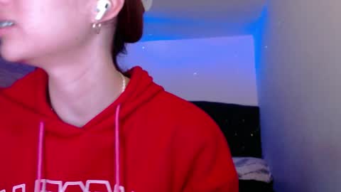 holy_julii online show from June 2, 2026, 4:36 am