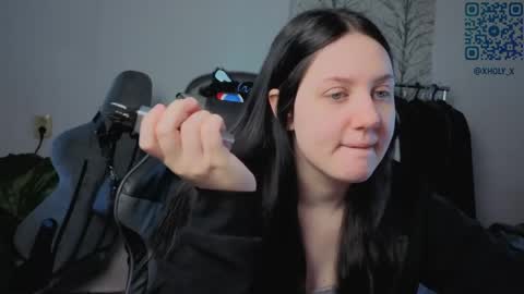 Kviki online show from April 22, 2026, 2:58 am