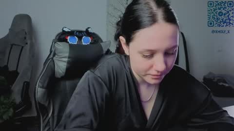 Snapshot of holy_kveta chatting on May 1, 2026, 3:11 am Kviki online show from May 1, 2026, 3:11 am