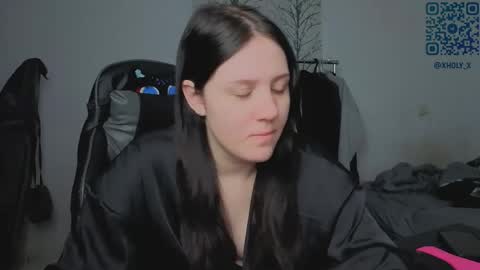 Snapshot of holy_kveta chatting on May 20, 2026, 4:29 am Kviki online show from May 20, 2026, 4:29 am
