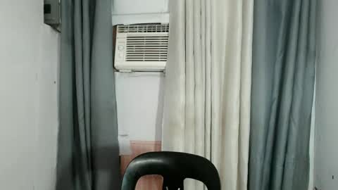 holy_maxine online show from June 26, 2026, 11:47 am