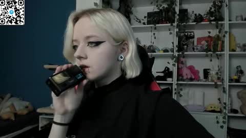 holy_mistresss online show from December 3, 2025, 9:18 am
