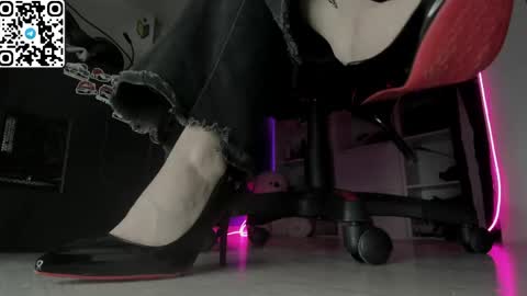 Snapshot of holy_mistresss chatting on May 14, 2026, 8:21 am holy_mistresss online show from May 14, 2026, 8:21 am