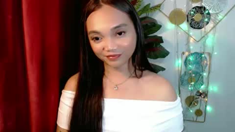 Snapshot of holy_shine chatting on December 19, 2025, 1:01 am Bella online show from December 19, 2025, 1:01 am