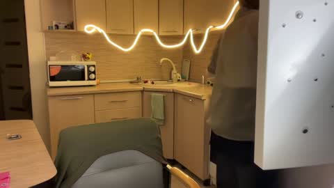 dori not holy get my tg channel with link from description under last photo online show from February 5, 2025, 10:22 pm