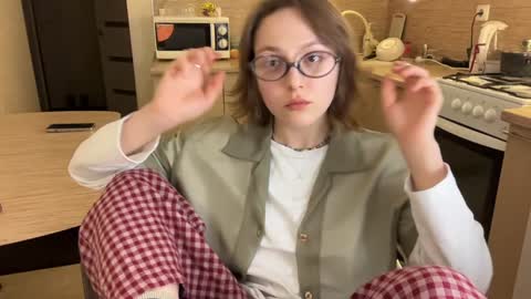 dori not holy get my tg channel with link from description under last photo online show from February 6, 2025, 10:43 pm