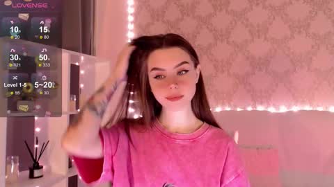 Mia online show from September 13, 2025, 3:28 am