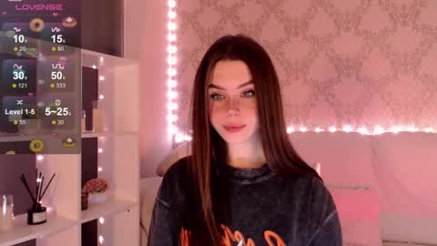 Mia online show from October 1, 2025, 3:12 am