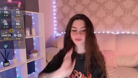 Mia online show from April 14, 2026, 3:56 am