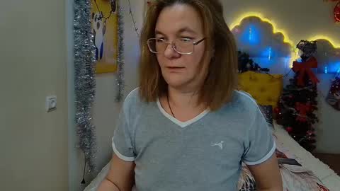 Snapshot of holymilfa chatting on December 1, 2024, 4:29 pm holymilfa online show from December 1, 2024, 4:29 pm