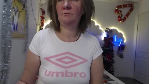 Snapshot of holymilfa chatting on December 20, 2024, 11:10 am holymilfa online show from December 20, 2024, 11:10 am