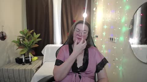 Snapshot of holymilfa chatting on February 1, 2025, 10:37 am holymilfa online show from February 1, 2025, 10:37 am