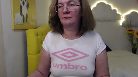 Snapshot of holymilfa chatting on February 8, 2025, 2:16 pm holymilfa online show from February 8, 2025, 2:16 pm