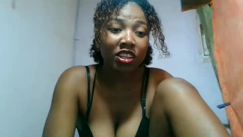 Snapshot of honeria98 chatting on June 7, 2026, 8:29 am honeria98 online show from June 7, 2026, 8:29 am