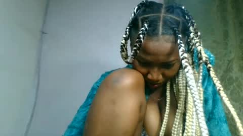 Snapshot of honeria98 chatting on June 12, 2026, 11:25 pm honeria98 online show from June 12, 2026, 11:25 pm