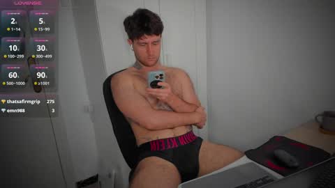 Snapshot of honestandrew chatting on April 22, 2026, 7:11 am Andrew online show from April 22, 2026, 7:11 am