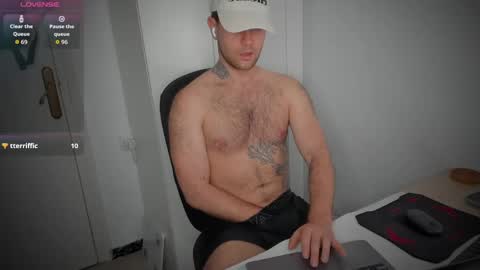 Snapshot of honestandrew chatting on April 23, 2026, 5:52 am Andrew online show from April 23, 2026, 5:52 am