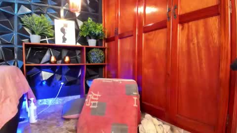 honey  monroe online show from March 16, 2026, 5:44 am