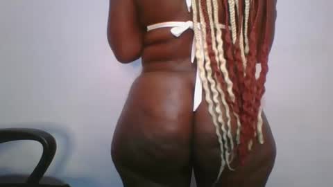 honey_beb online show from October 4, 2025, 5:44 pm