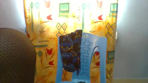 Snapshot of honey_beb chatting on December 16, 2025, 9:14 am honey_beb online show from December 16, 2025, 9:14 am