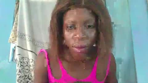 Snapshot of honey_bug2 chatting on April 4, 2026, 2:36 pm Queen online show from April 4, 2026, 2:36 pm