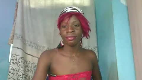 Snapshot of honey_bug2 chatting on April 8, 2026, 9:20 am Queen online show from April 8, 2026, 9:20 am