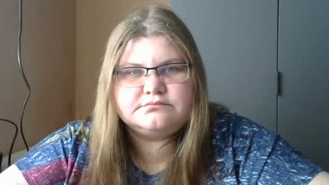 Snapshot of honey_bunny_x chatting on July 7, 2026, 12:09 pm Bunny online show from July 7, 2026, 12:09 pm