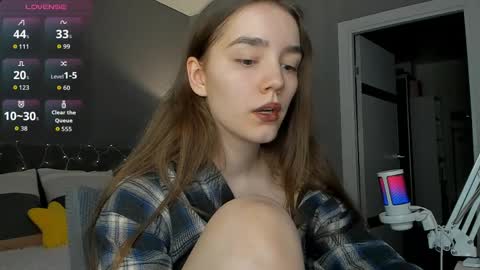 Snapshot of honey_chantal chatting on May 24, 2026, 7:41 pm Chantal online show from May 24, 2026, 7:41 pm