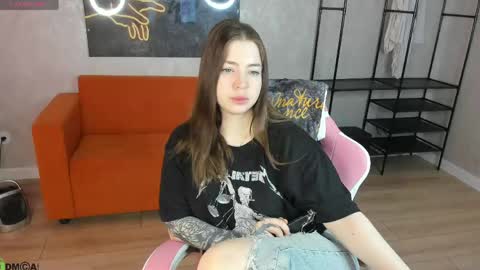 Snapshot of honey_cherrry chatting on April 20, 2026, 1:30 am Honey online show from April 20, 2026, 1:30 am