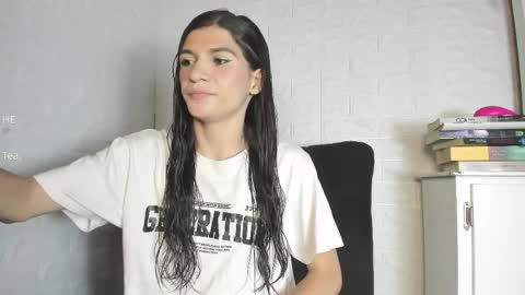 honey_darcy online show from April 5, 2026, 11:57 pm